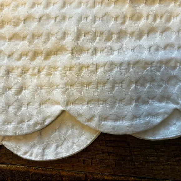 NWT Crown & Ivy Womens 16 Scalloped Shelby Shorts White Stretch - Picture 7 of 8